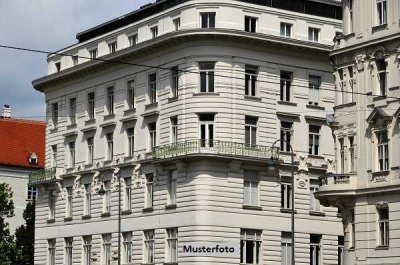 Mehrfamilienhaus mit Anbau (5 Wohnungen)