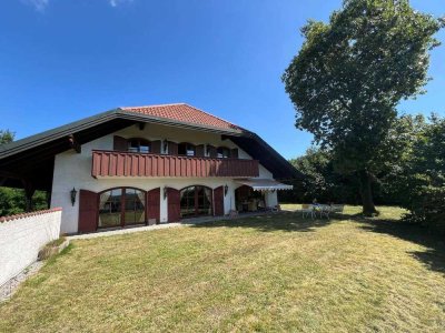 Großzügiges Einfamilienhaus mit Einliegerwohnung auf weitläufigem Grundstück inkl. Wald in Mainburg