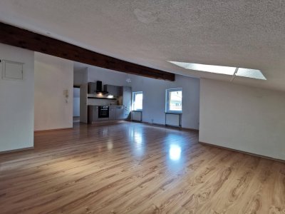 Dachgeschosswohnung mit Balkon