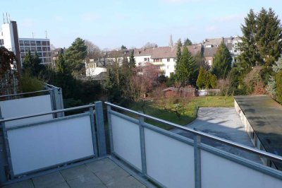 Maisonette, 3 Zi., KDB, Balkon; in S-Bahn Nähe