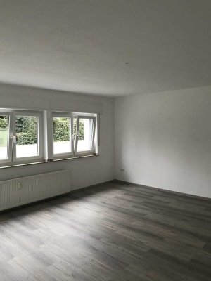 Schöne, ruhige 2,5-Zimmer EG Wohnung mit Terrasse und Garage  in Mülheim-Holthausen am Witthausbusch