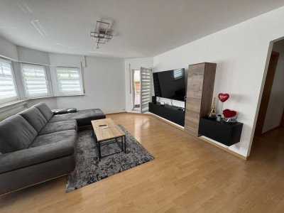 Zentrale3,5 Zi- Wohnung mit EBK, Balkon , Stellplatz, S-Bahnanschluß in Rommelshausen