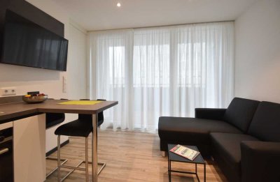 Möbliertes Penthouse-Wohnung, 2 Zimmer für 1 Person, zentrale Lage, mit Balkon - ab 1.10.2025