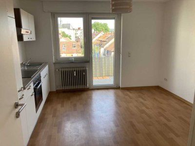 Kl - Nähe Klinikum, 1 ZKB, Einbauküche, Balkon