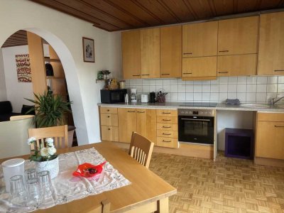Kurzzeitmiete: Möblierte, moderne und helle 3 Zimmer Wohnung