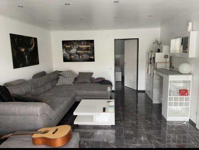 Moderne kernsanierte 2-Zimmer ETW mit Südbalkon und EBK in Wuppertal-Cronenberg