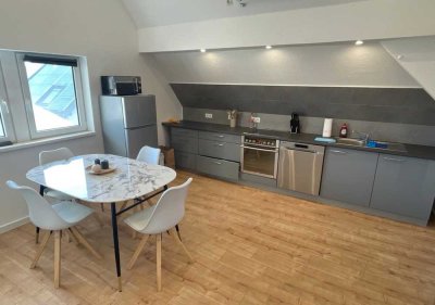 Exklusive 2-Zimmer-DG-Wohnung in Baden-Baden (Steinbach)