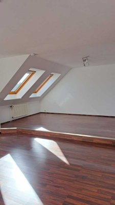 Helle 2-Zimmer Dachgeschosswohnung in Wolfsburg-Reislingen