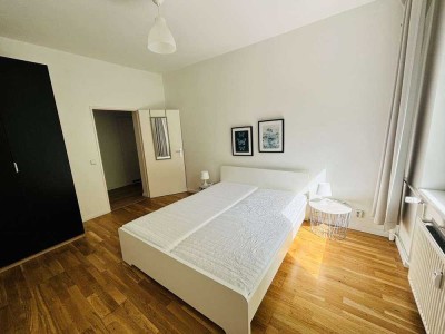 Provisionsfrei: Moderne 2-Zimmer-Wohnung nahe KadeWe Modern 1-Bedroom flat near KadeWe