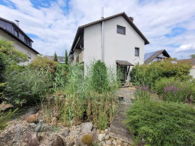 Stilvolle Doppelhaushälfte mit außergewöhnlichem Gartenidyll !!!