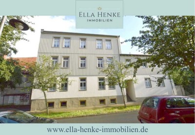 Gepflegtes Mehrfamilienhaus mit 5 gut vermieteten Wohnungen + Baugrundstück...