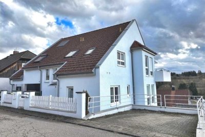Frei werdende 6-Zimmer-Maisonette-Wohnung, Bj. 1995, mit großer Terrasse und Garage!
