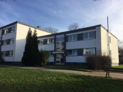 Familiengerechte 3-Raum-Wohnung mit Balkon im Grünen!