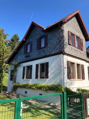 Liebhaber-Einfamilienhaus mit Einliegerwohnung in Friedrichsdorf-Köppern (provisionsfrei)