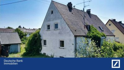 Charmante Doppelhaushälfte mit großem Garten – Raum für Ideen