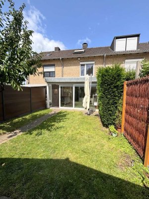 ***FAMILIENFREUNDLICHES EFH u. GARAGE in KREFELD-OPPUM ***