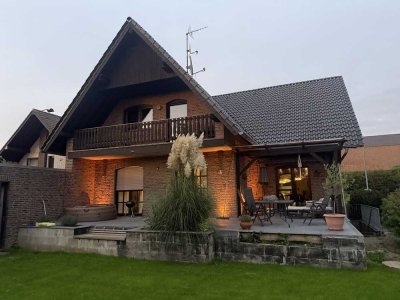 Modernisiertes Einfamilienhaus mit Garten, Balkon & Garage im Kreis Linnich – 230 m² Wohnraum