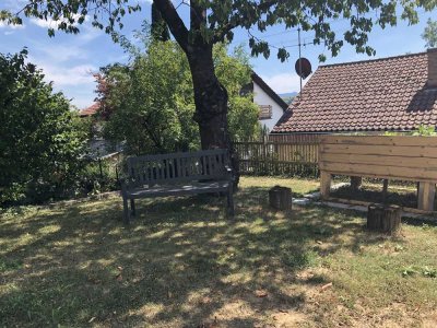 Geschmackvolle 2,5-Zimmer-Erdgeschosswohnung mit Balkon und Einbauküche in Neckartailfingen