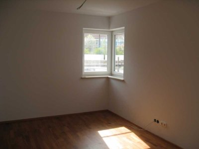 Schöne 4-Zimmer-Wohnung mit gehobener Innenausstattung mit Balkon in Würzburg-Lengfeld