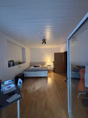 Renovierte 3-Zimmer Altbau-Wohnung in bester Lage