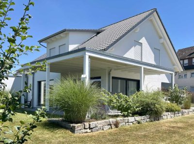 Freistehendes Einfamilienhaus mit Traumblick ins Grüne, OT Fischbach