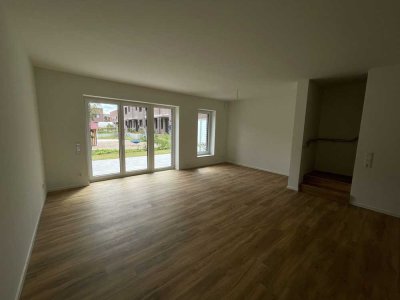 Helles Mittelreihenhaus mit 4 Zimmern auf ca. 118 m² Wohnfläche, zwei Carportstellplätze