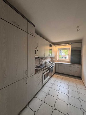 Schöne 4-Zimmer Wohnung in ruhiger Wohnanlage mit EBK