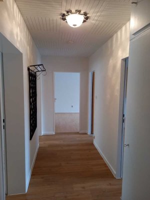 3-Zimmer-Wohnung mit Balkon und möblierter Küche in Hildesheim