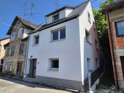 **Gemütliches Familiennest - komplett saniert!**