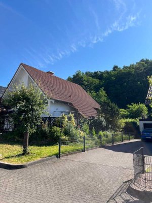 Preiswertes, gepflegtes 6-Zimmer-Einfamilienhaus mit EBK in Queidersbach