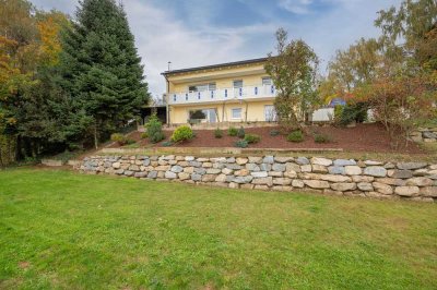 Saniertes Wohnhaus mit ELW, PV Anlage und gepflegtem Garten