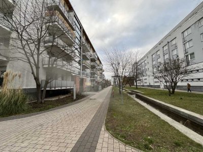 Service-Wohnen im Seniorenhaus:2 Zimmerwohnung mit 3 Balkonen in sehr gepflegter Wohneinheit