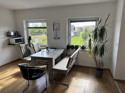 Großzügige Wohnung mit Balkon über 2 Etagen