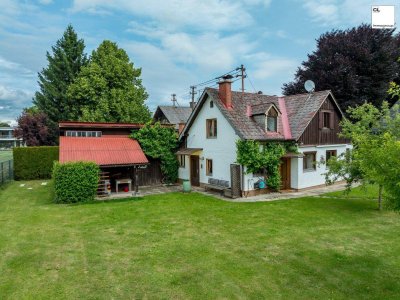 Charmantes Einfamilienhaus mit großzügigem Grundstück und idyllischem Werkstattanbau in Attnang-Puchheim