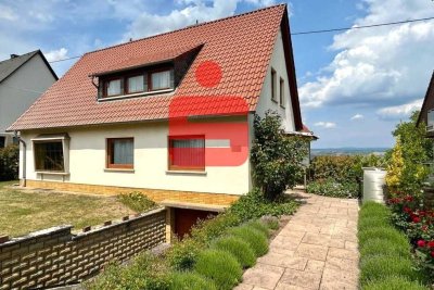 Großzügiges Wohnen mit großem Garten und vielen Extras