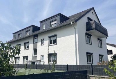 *Sehr schöne und großzügige 4 Zimmerwohnung mit Balkon in ruhiger Lage*