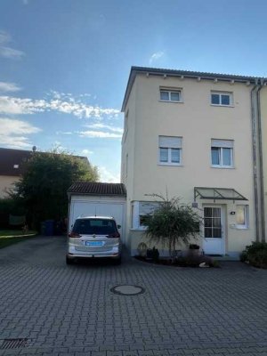 Kapitalanlage : Moderne REH mit  großem Garten