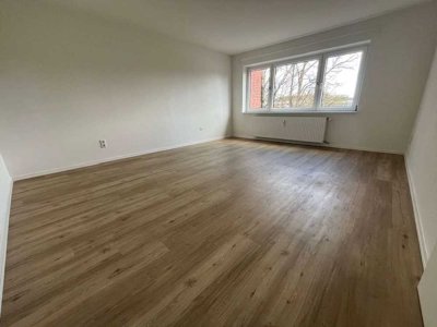 Ab sofort: Moderne 3-Zimmer-Wohnung mit Balkon, Keller und TG-Stellplatz in Poppenbüttel!