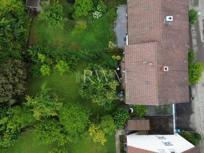 Investieren in Tübinger Nordlage: Zweifamilienhaus mit Garten und Ausbaumöglichkeit