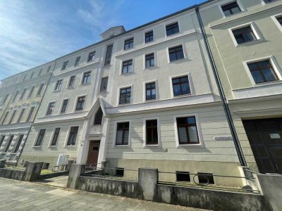 3,5 Zimmer mit Wintergarten & Tageslichtbad in der schönen Südstadt, für handwerklich begabte Mieter