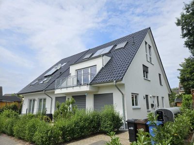 114qm,  Maisonette Wohnung in Doppelhaushälfte, 4 Zimmer mit Balkon und eigenem Garten