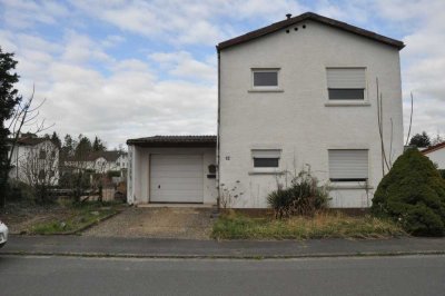 Einfamilienhaus mit Garage und Einliegerwohung