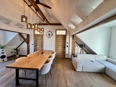 Luxuriöse 4-Zimmer Dachgeschoss-Wohnung in Teublitz
