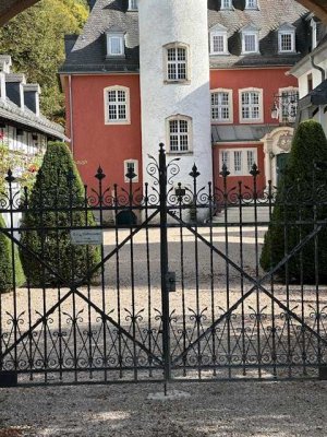 Luxus Einfamilienhaus mit großem Garten auf Burg Dalbenden in Kall/Urft zu vermieten