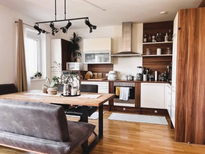 Erdgeschosswohnung mit Terrasse, Garten, PV und Kamin
