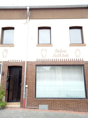 Zweiparteienhaus in Seitenstraße des Zentrums von Langerwehe