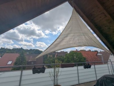 Gemütliche, lichtdurchflutete 3,5 Zi DG-Wohnung (83qm) mit Einbauküche