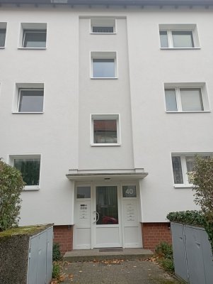 2 Zimmer Wohnung, Garage, Balkon, EBK