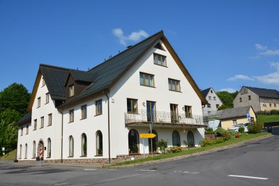 2- Zimmer-Dachgeschosswohnung in Lippersdorf m, FB-Heizung 461 €