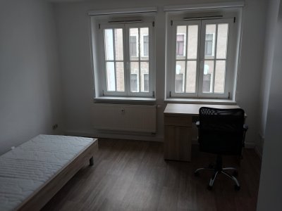Helles möbliertes WG-Zimmer in 2er-WG in Freiberg